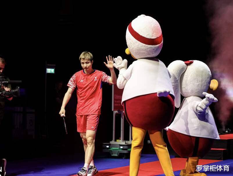 中国队鏖战德国队,石宇奇点燃赛场 中国队鏖战德国队,石宇奇点燃赛场